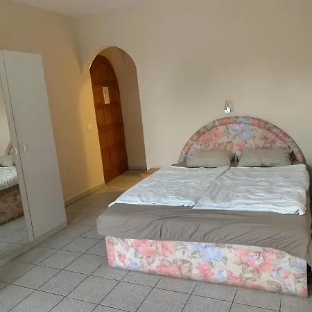 White House Apartman Zamárdi