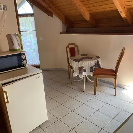 White House Apartman Zamárdi